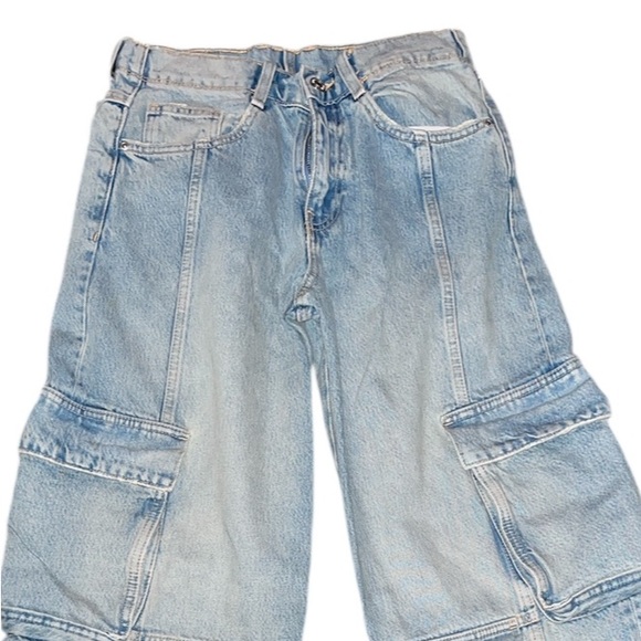 Zara Light Wash Blue Cargo Jeans - Picture 3 of 4